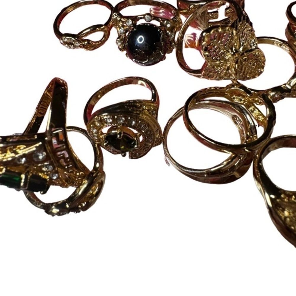 Rings  - Picture 4 of 16